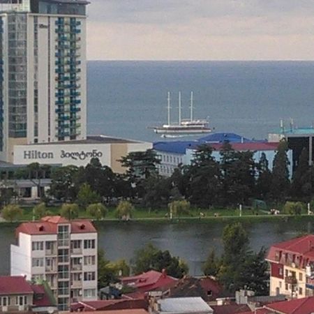 Apartment On Takaishvili Batumi Bagian luar foto