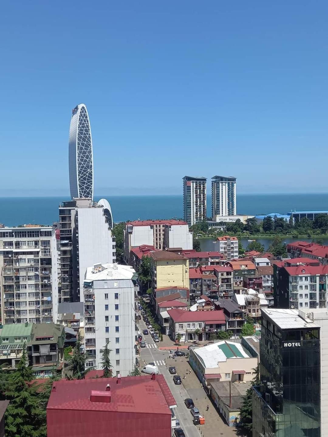 Apartment On Takaishvili Batumi Bagian luar foto